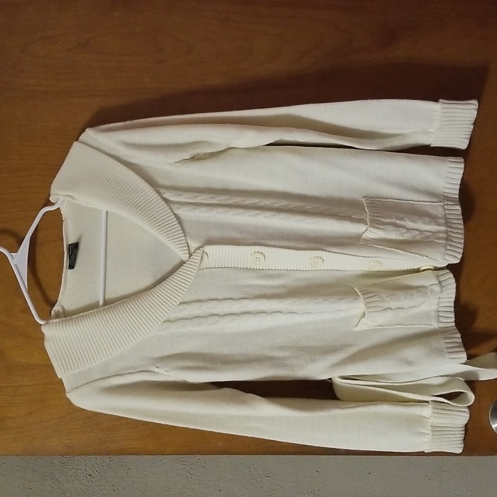 Ivory Cardigan Size Large: C